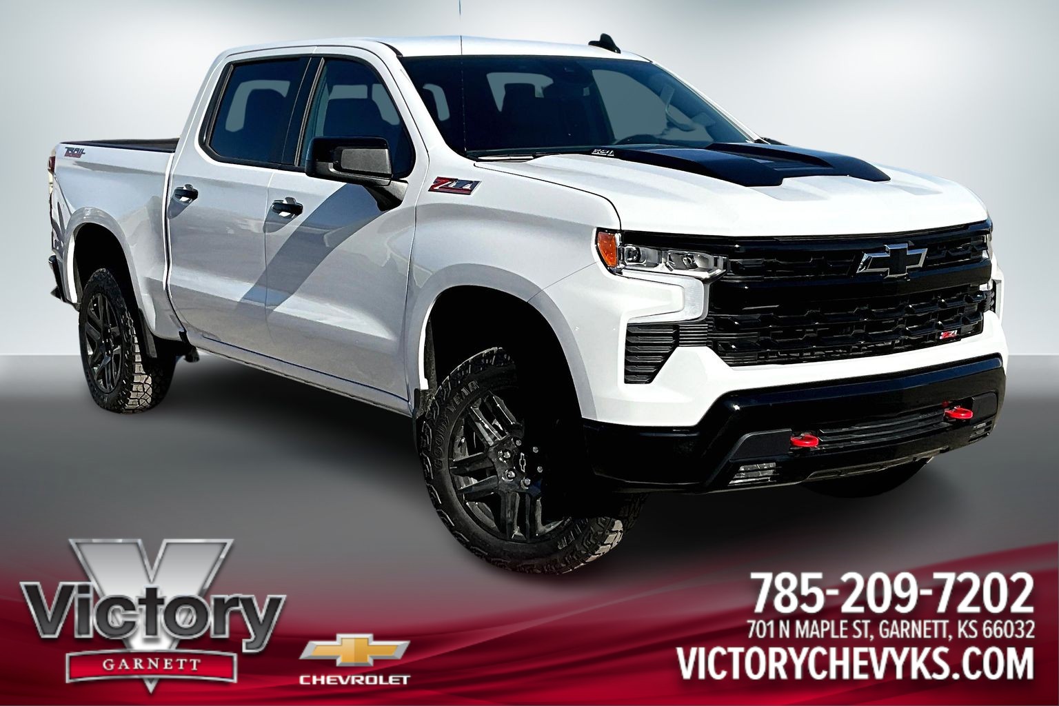 New 2024 Chevrolet Silverado 1500 LT Trail Boss Crew Cab in Garnett RG254768 Victory Chevrolet